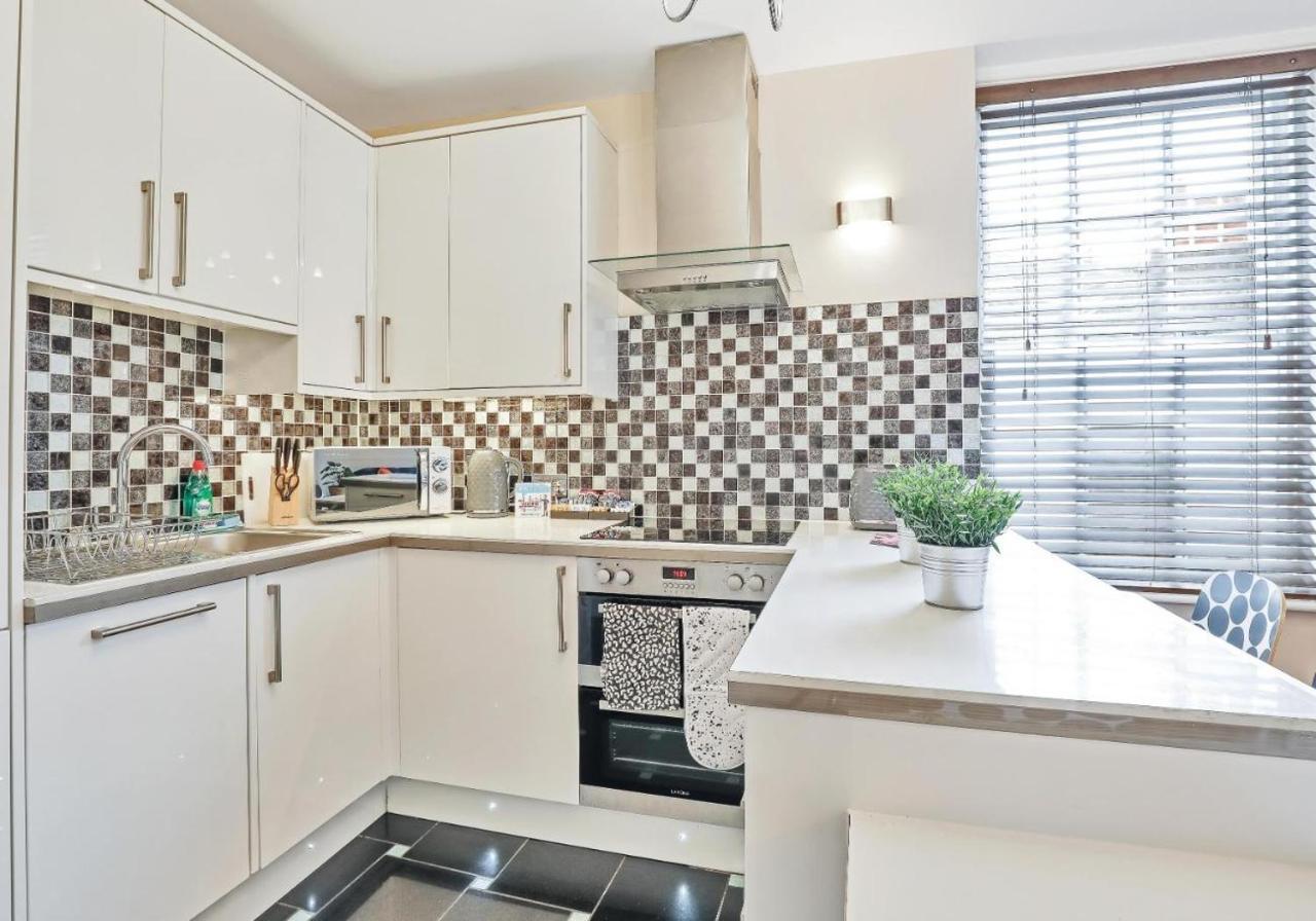 Central Lanes Pad By My Getaways Free Parking For One Car Hove Exterior foto